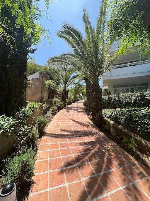 Apartamento Quiet 2 Bedroom Apartment-Sleeps Up To 6 Mijas