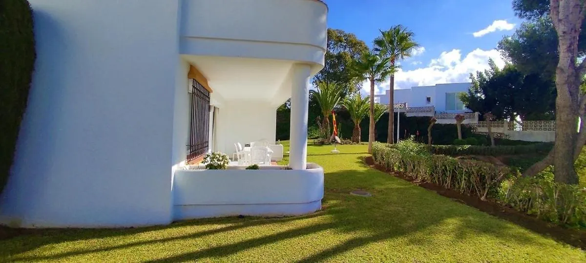 Quiet 2 Bedroom Apartment-Sleeps Up To 6 Mijas
